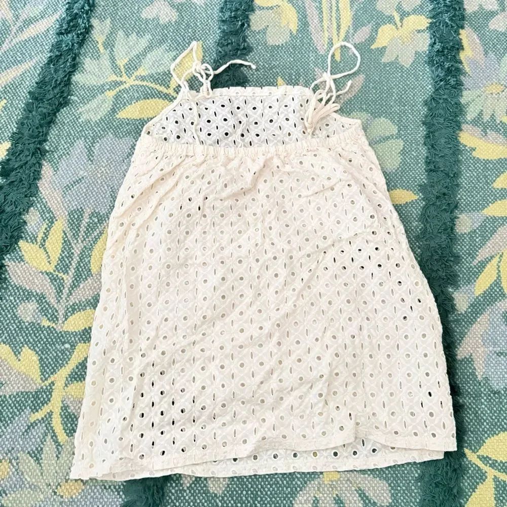 Vitamin A eyeletβCream coverup xsmall